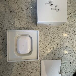 Apple White Earbud Headphones
